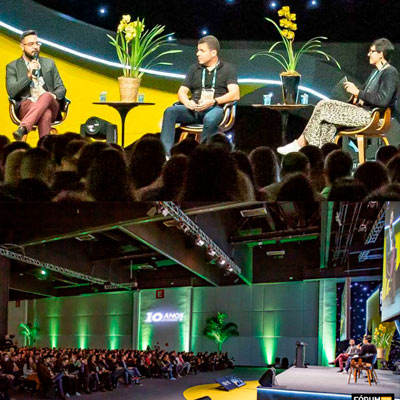 Everton Vianna (Vertão), palestrante e criador de conteúdo de tecnologia, no palco do Fórum E-commerce Brasil 2019
